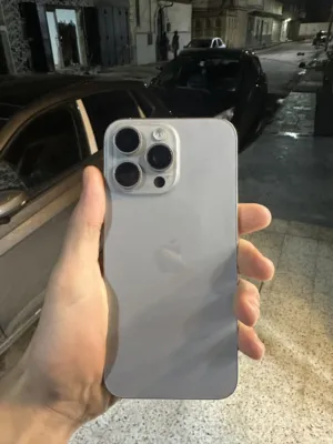 iPhone 15 pro max etat btry 88 avec boite