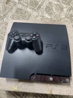 بلايستيشن 3 جهاز نضيف معو يد وحده عليه 36 لعبه من ضمنهم قراند 5 وفيفا 2019 وبيس 2018