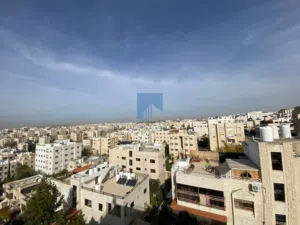 شقة فاخرة للبيع في الجندويل قرب المتصرفية طابق ثالث مع روف دوبلكس 230م تشطيب سوبر ديلوكس بسعر مغري