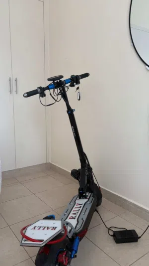 سكوتر كهربائي 2000 watt سرعة القصوى 75km/h مستعمل مرة واحدة فقط