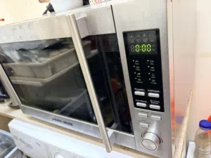 Black and decker stainless steel microwave