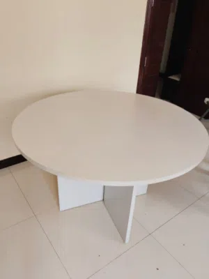 47" Round Dining table for sale in good condition