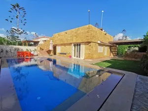3 Bedrooms . Furnished . Daily1
