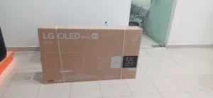 شاشة ال جي فئة c4 اوليد بكرتونها وملحقاتها.