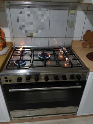 فرن غاز مستعمل 5 شعلة شبه الجديد