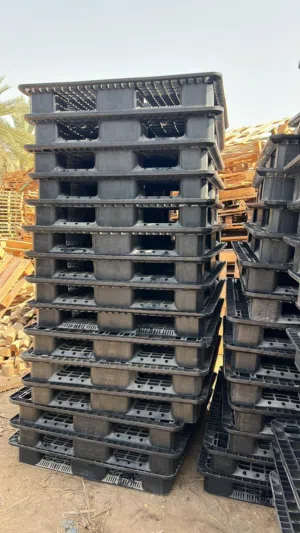 USED HEVYDUTY PLASTIC PALLETS FOR SALE
