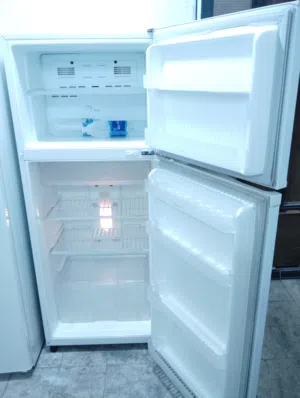 استخدام خفيف بحاله ممتازه ثلاجه دايو18 قدم بحاله ممتازه معا التوصل التشغيل والكفاله