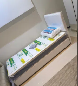 single bed with 20 cm mattress