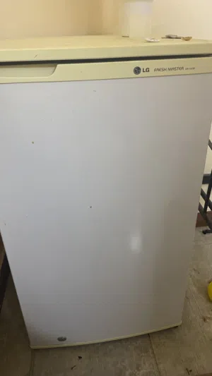 ثلاجة صغيرة