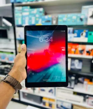 Used iPad 8th Gen in Oman  32GB Storage
