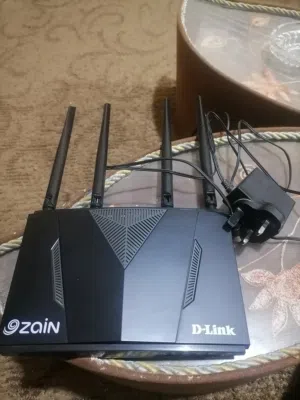 راوتر D-Link DWR-M960، وهو جهاز توجيه يدعم شبكات 4G LTE بسرعة AC1200. مفتوح عجميع الشبكات