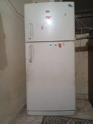 ثلاجة إيديال 400 الي 500 لتر إستعمال خفيف يومين فقط بسعر مميز جدا