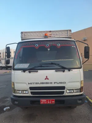 Reliable Used Box Truck for Sale with Good Condition and Spacious Cargo Area