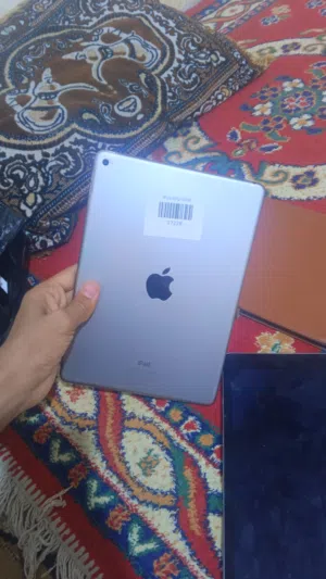 ايباد اير 2 حاله ممتازه و جميع الاسعار متوفره