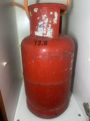 13.9 KG Gas Cylinder with automatic refrigerator - Almost Full