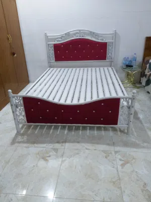 سرير حديد بحاله ممتازه