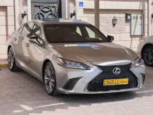 Used Lexus ES in Muscat