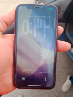 آيفون 11 لون احمر