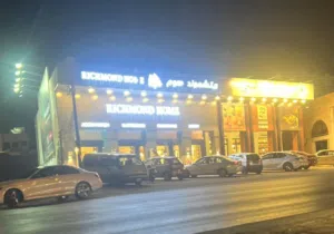 سطح مجمع تجاري للإيجار مساحة 550 متر مربع موقع حيوي دابوق شارع الملك عبدالله الثاني  الرئيسي