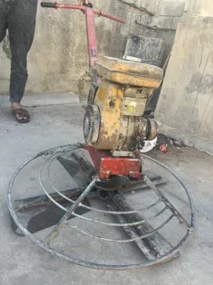 ماكينة سقل باطون (هليكوبتر) للبيع بحالة جيدة