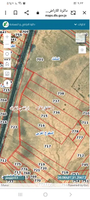 ارض للبيع القطرانه المطوخ الغربي مساحه 101 دنم قريبه جدا من  الشارع  الرئيسي  تصلح للإستثمار  منطقه