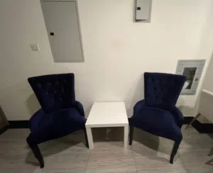 2 كرسي و طاولة ،