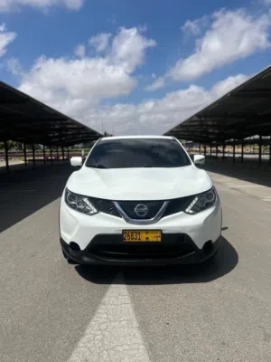Used Nissan Rogue in Dhofar