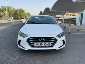 Hyundai elentra 2017 ماشي 70 الف سيرفيس وكالة.