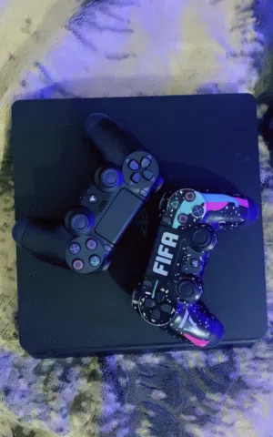 بلاستيشن 4 مهكر 500 قيقا سلم للبيع