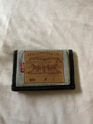 بوك ماركة levis