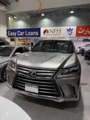 لكزس LX570 موديل 2016 – فخامة وقوة بلا حدود