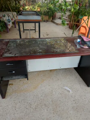 طاولة مكتب وطاولة فرش ومفارش مشبكة