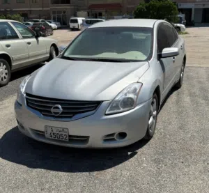 Nissan altima 2010/ quick sale