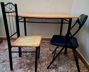 2  طاولة دراسة للأطفال مع كراسي + طاولة كبيرة + 2 كراسي