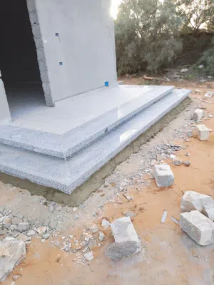 فنى تركيب سيرانيك وبرسلين ورخام  فى زليتن /