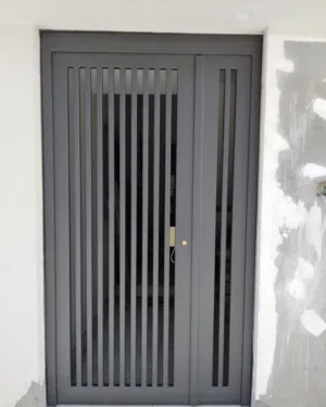 طلاء "زواق" ابواب الحديد