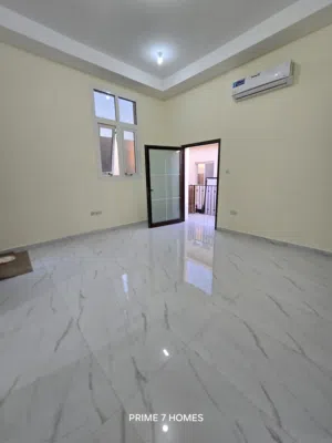 شقه غرفه وصاله للإيجار في مدينة الرياض جنوب الشامخه بموقع متميز قريب من الخدمات