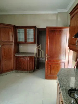في موقع مميز في الرابية شقة أخير مع روف 290م بسعر مميز / ref 1167