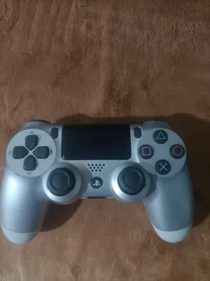 للبيع جهاز بلايستيشن 4 (أصلي) مستعمل