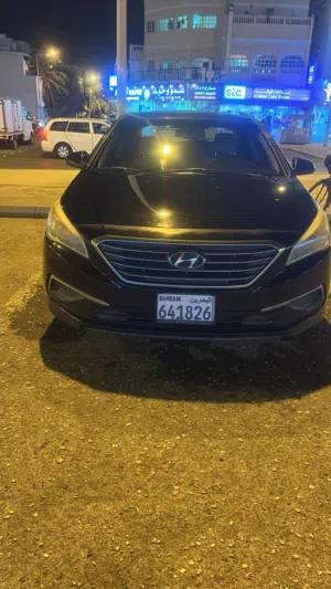 هونداي سوناتا  موديل 2017 ميد اوبشن وارد  حالة السيارة ممتازة تم تبديل الإطارات  تسجيل و تبيم شهر 3