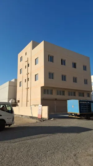 3 Floors . 1025 m2 . Agent4