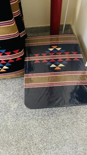 أربع مساند + طربيزة