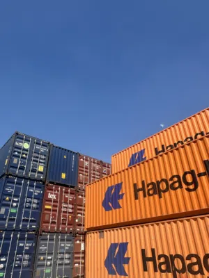 حاويات فارغه للبيع عشرين واربعين قدم containers (كونتينرات)