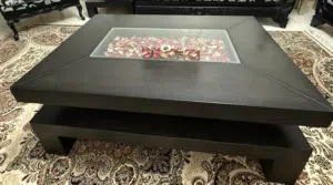 طاولة وسط مع طاولتين صغار من خشب الزان الأصلي، بحالة ممتازة