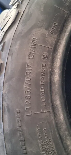 للبيع 4 اطارات