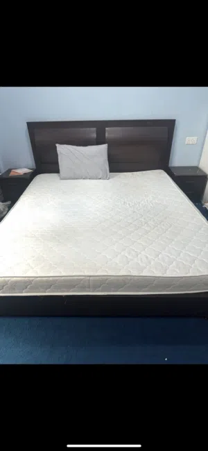 Bed set with side tables