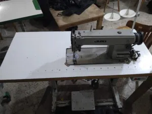 مكنتين خياطة