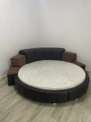سرير زوجي دائري 2.20*2.20 بالفراش