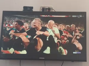 شاشة سامسونغ 32