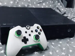 Xbox one اكس بوكس ون مستعمل بحالة الوكالة مش مفتوح ولا مصلح مساحة 1t بسعر مميز جدا